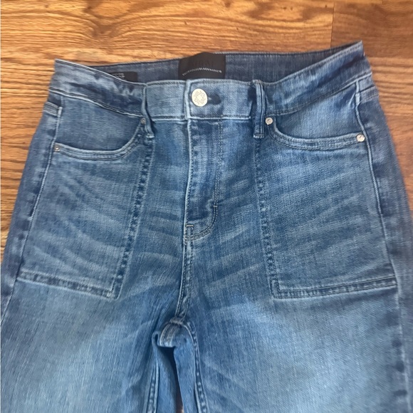 White House Black Market High-Rise Novelty Pocket Bootcut Jean Size 6 - Picture 4 of 15